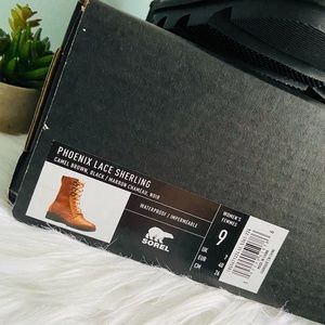 COPY - Sorel Phoenix Lace Shearling Boots / size 9